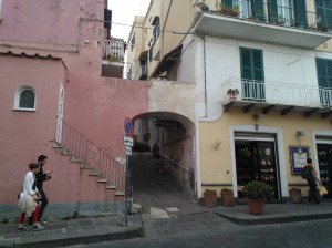 Huvudgatan i Ischia Ponte